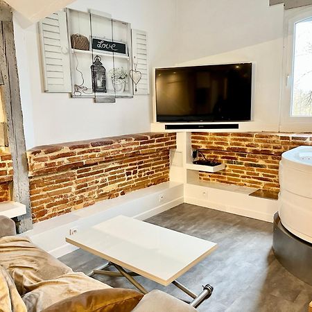 L'Antre Vue - Jacuzzi Au Chateau Belberaud Екстериор снимка